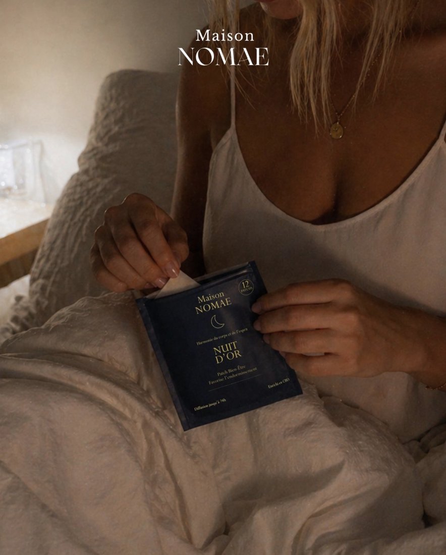 Patch Nuit D'Or glissé dans l'intimité d'une chambre, univers Maison Nomae